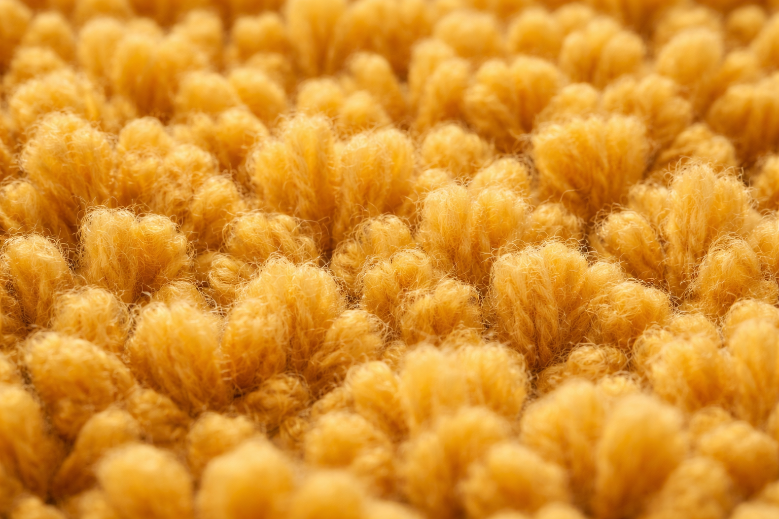 Kesilmiş (cut pile) dokulu punch nakışı yüzeyi